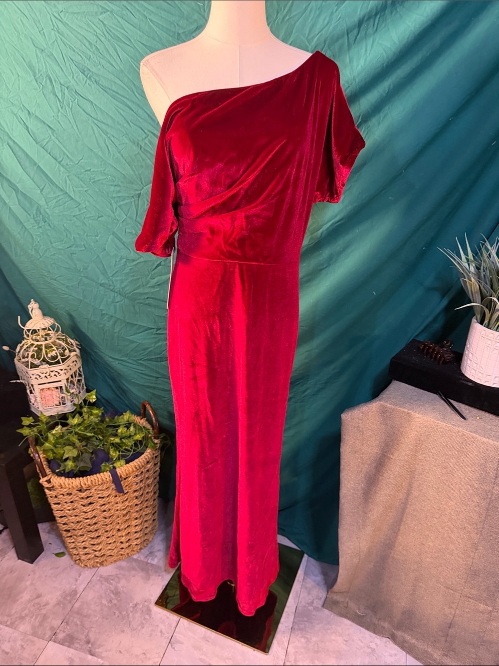 One-Shoulder Red Velvet Evening Gown